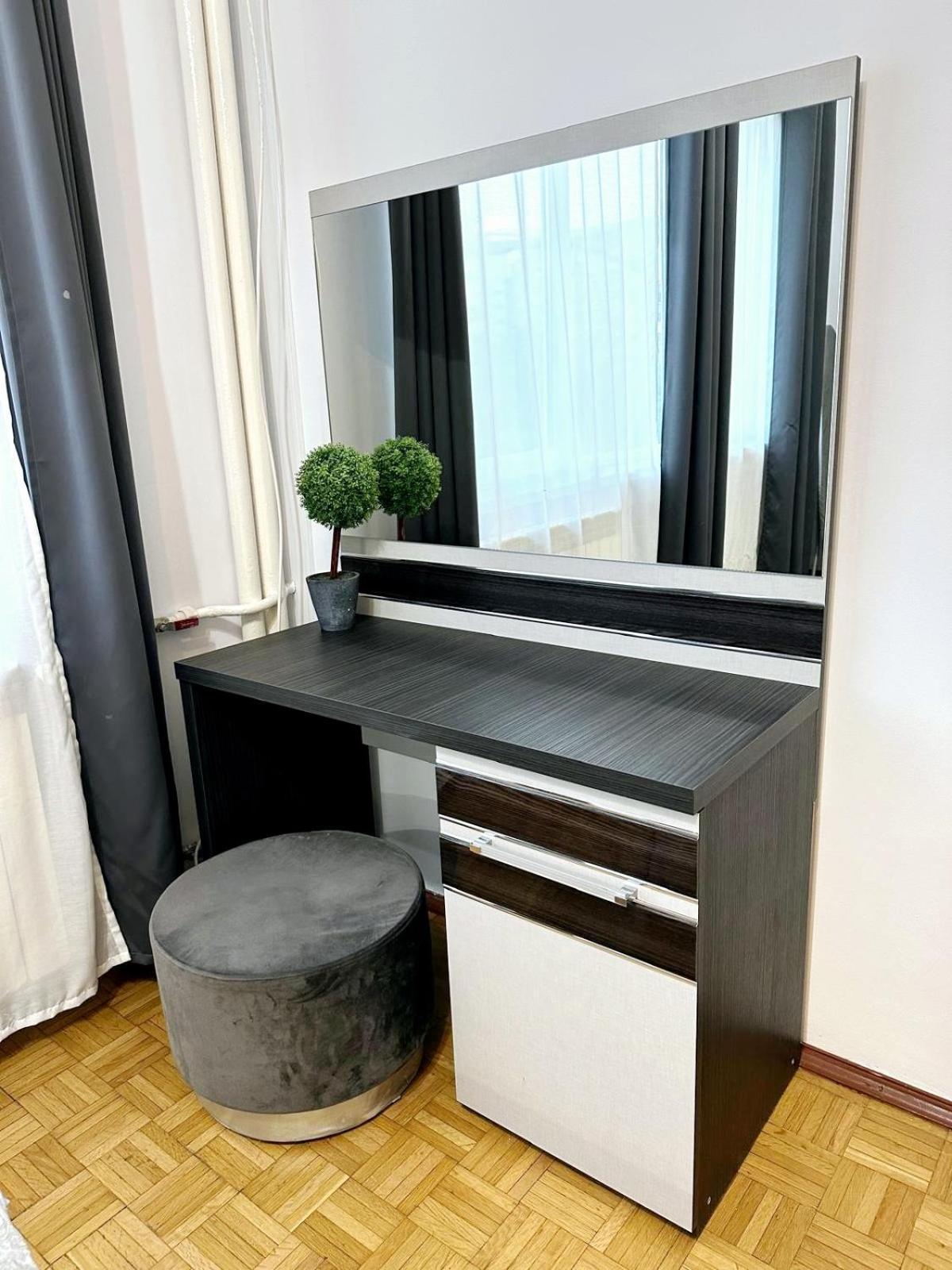 Chic Comfort 1Bdr With Landmark View - Concerthall Бухарест Экстерьер фото
