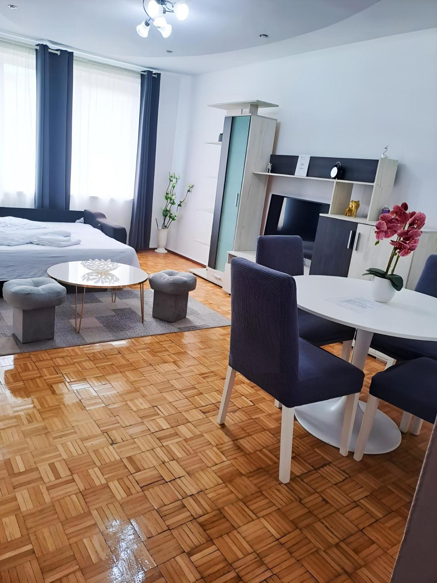 Chic Comfort 1Bdr With Landmark View - Concerthall Бухарест Экстерьер фото